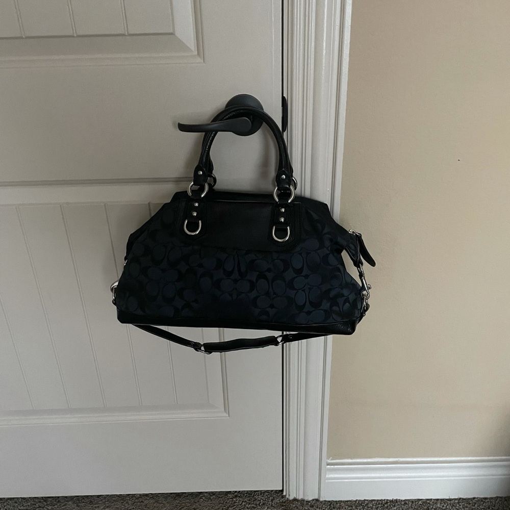 Coach - Picture 2 of 11